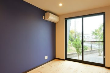 今にも未来へ動き出しそうな、独創にあふれた家