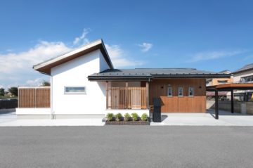 天然素材に包まれる贅沢な平屋